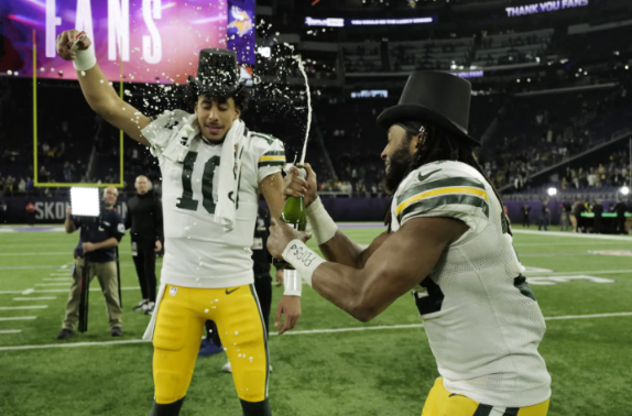“Jordan Love’s Game-Changing Leadership Transforms Green Bay Packers! From Team Dinners to Playoff Dreams – The Rise of a Superstar QB!”