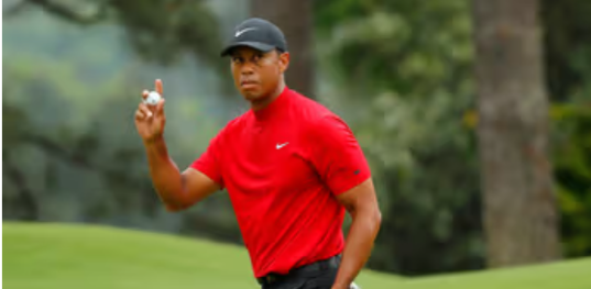 “Tiger Woods Sparks Intense Five-Way Bidding War for Lucrative Endorsement Deals as $500M Nike Partnership Concludes!”