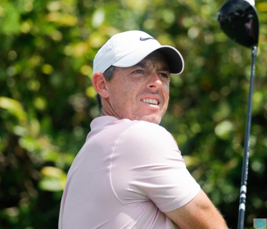 Watch Rory McIlroy do something likely no one has ever done