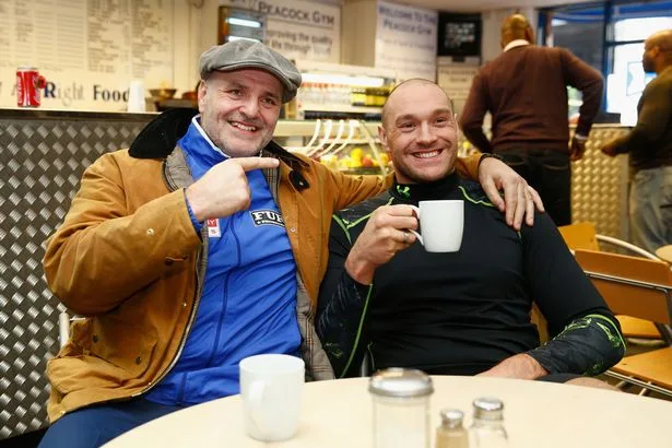 Tyson Fury adds “secret weapon” to his training camp, says Oleksandr Usyk couldn’t put a dent in him after 15 pints