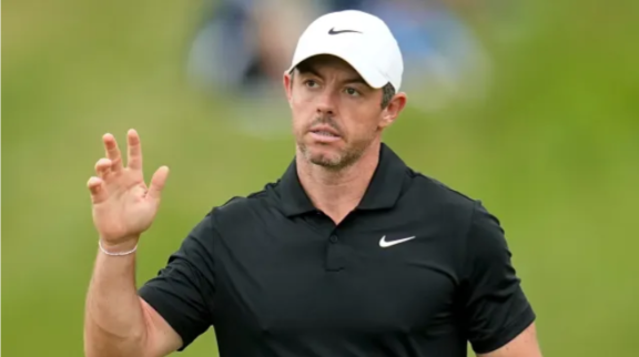 Erratic day off the tee drives McIlroy back into chasing pack in Canada