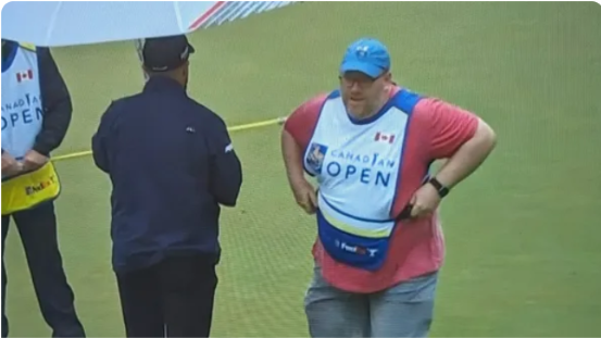 Golf fan hilariously steps in to replace Tiger Woods’ ex PGA Tour caddie