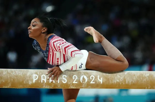 “Simone Biles Stuns the World with Epic Comeback to Olympic Gold!”