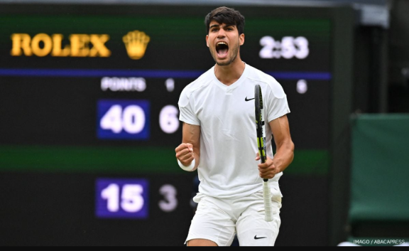 Alcaraz Reaches Back-To-Back Wimbledon Finals After Beating Medvedev In Four Sets