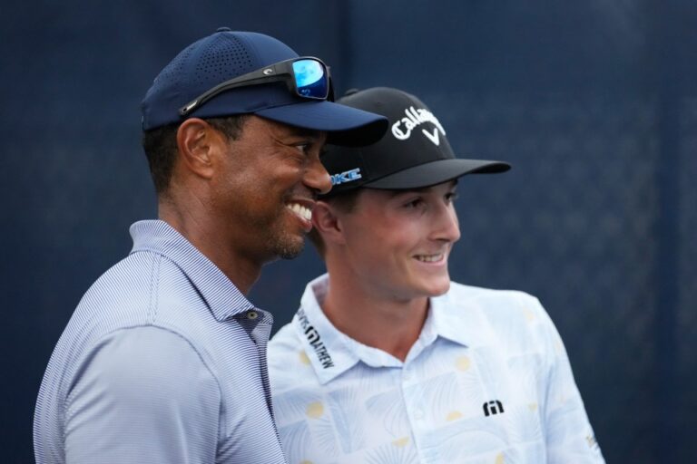 Tiger Woods stuns junior golfer with special congratulations after historic achievement