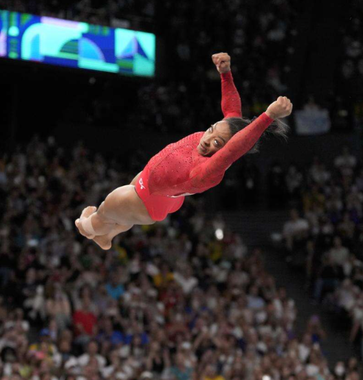 “Simone Biles Stuns the World with Jaw-Dropping Vault Performance at 27—Can we enjoy her in 2028?”