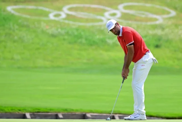 American golfer suffers disaster in his first round at the Olympics