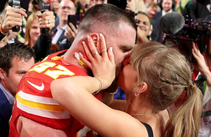 “Taylor Swift and Travis Kelce: The Surprising Power Couple That Could Change Everything”