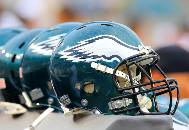 “Eagles Shake Up Roster with 4 Bold Moves Before Season Opener—Find Out Who’s In and Who’s Out!”