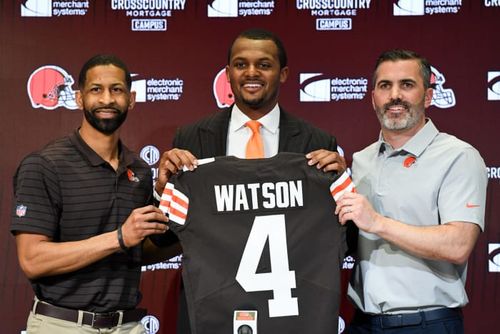 “Ex-Browns RB Exposes Deshaun Watson: Calls Him Out Over Shocking Teammate Trust Comments!”