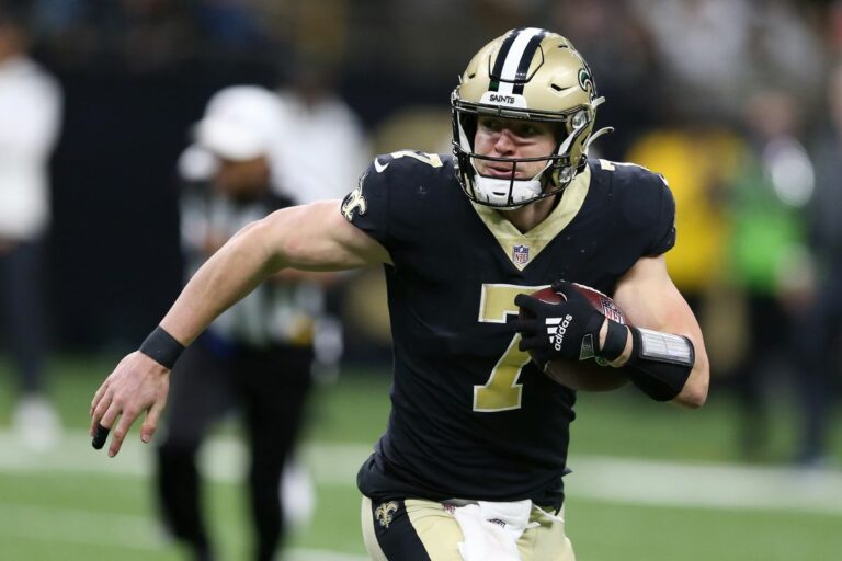 **Saints Star Taysom Hill Rushed to Hospital After Shocking Victory Over Cowboys—What Happened?**