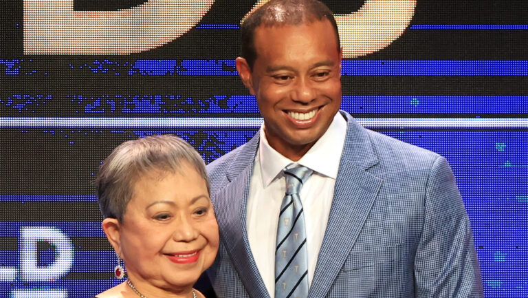 “You Won’t Believe What Tiger Woods Just Said About His Mom – It Left Fans Speechless!”