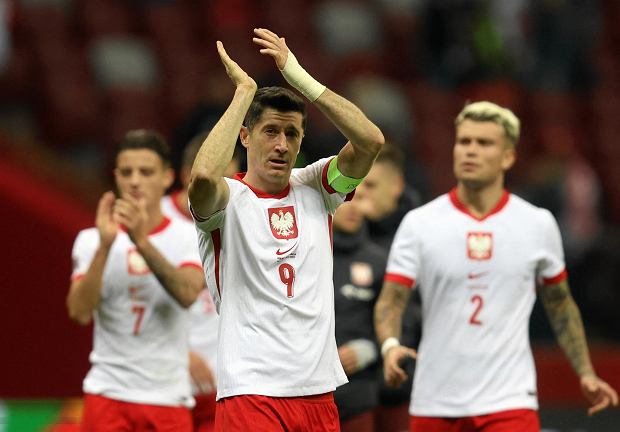 Lewandowski i Szczęsny złapani przez “wampiry z UEFA”