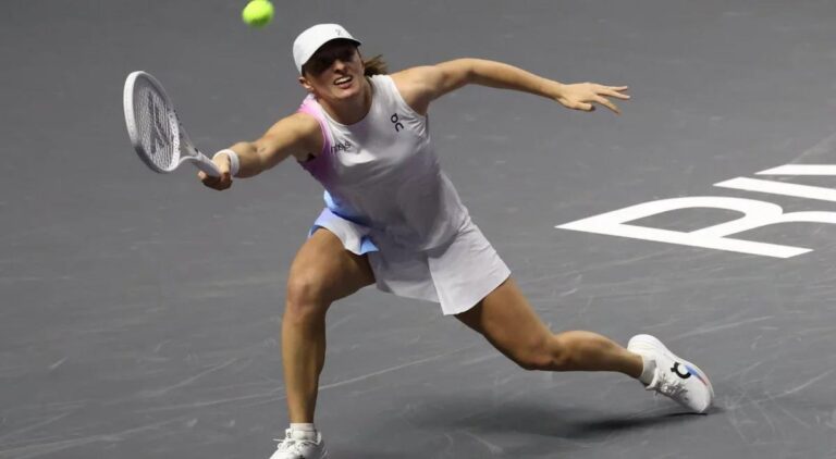 WTA Finals 2024, Dzień 6: Zheng w półfinale; Świątek musi wygrać i liczyć na pomoc Gauff