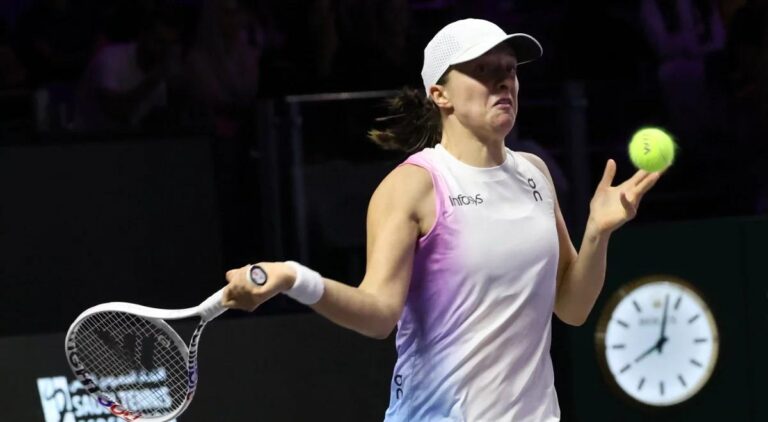 WTA Finals. Iga Świątek nie zagra z Pegulą! Kontuzja wymusiła zmianę Polskie Radio