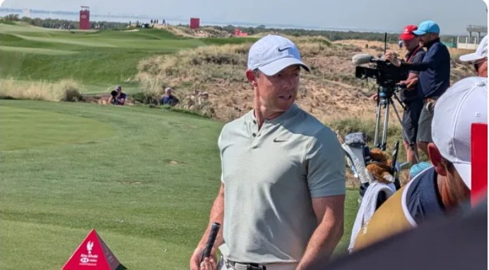 Rory McIlroy takes out drone during shot en route to T3 in Abu Dhabi