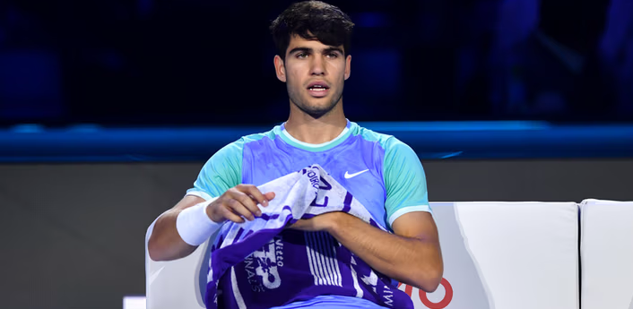 Było już 5:2 i nagle zwrot. Sensacja w ATP Finals! Carlos Alcaraz rozbity