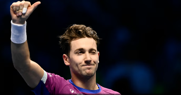 Ruud triumfuje nad Alcarazem w ATP Finals w Turynie