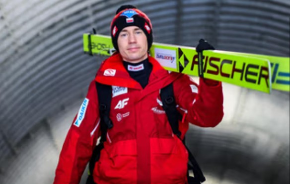 Kamil Stoch skacze mizernie. Ekspert wyjaśnia: skoki to francowaty sport