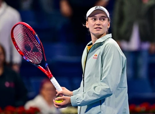 Jelena Rybakina zaskoczyła w Abu Zabi. Dziwny komunikat, w tle zawieszony trener