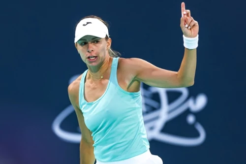 Magda Linette w ćwierćfinale turnieju WTA w Abu Zabi. Krecz finalistki Roland Garros