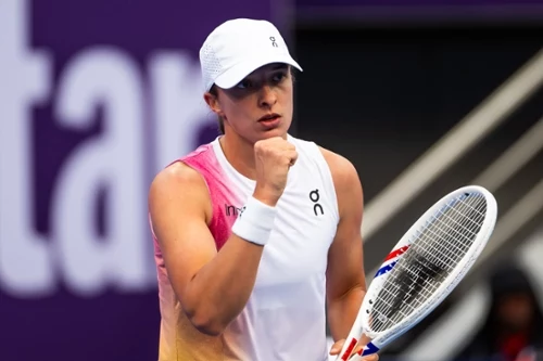Świątek triumfuje po thrillerze, Noskova znów pokonana. Będzie hit z Polką w ćwierćfinale