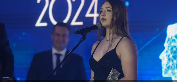 Julia Szeremeta się tym nie chwali. Takie ma wykształcenie