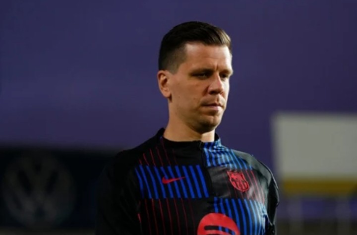 Szczęsny świadomy swojego losu. Plotki o odejściu z Barcelony, Deco wkroczył do akcji