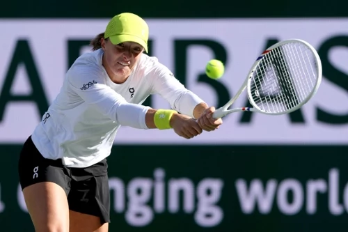 Świątek wracała ze stanu 1:4 w trzecim secie. Thriller w batalii o finał w Indian Wells