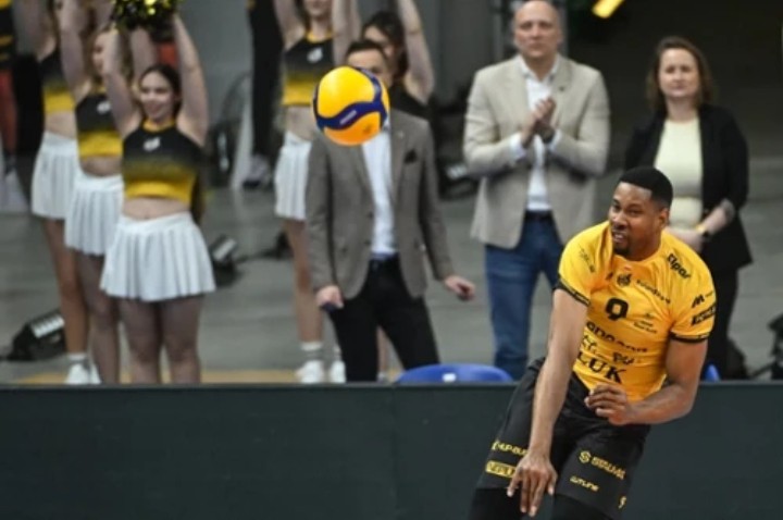 Polscy siatkarze rozbijają Włochów w finale. 13 asów, popis Wilfredo Leona