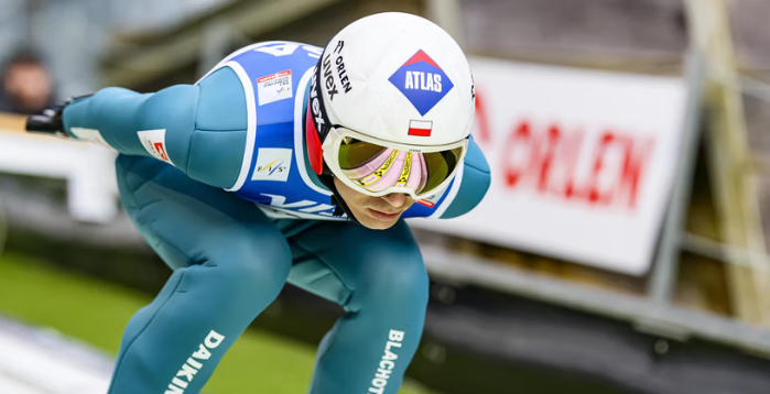 Kamil Stoch wraca do formy! Ależ skoki! Ponad 50 m dalej od Dawida Kubackiego
