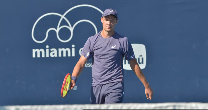 Zrobił to! Kamil Majchrzak ma awans do turnieju ATP. Drugi set to nokaut
