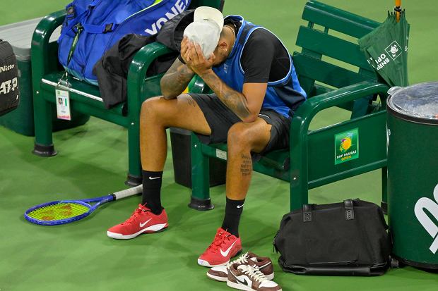 Było 0:3, a Kyrgios nagle zszedł z kortu i zaczął płakać. To już chyba koniec