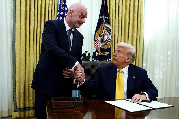 Trump ogłosił w obecności Infantino. Podpisane. Chodzi o MŚ