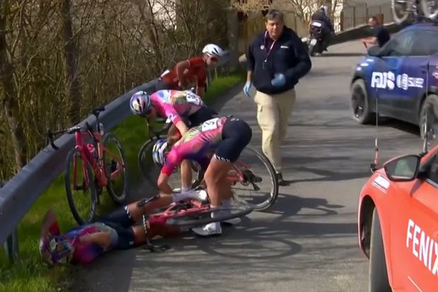Dramat Polek na trasie słynnego wyścigu. Katarzyna Niewiadoma w szpitalu