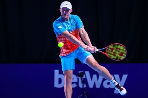 Tenis. ATP Bukareszt: Jan Zieliński i Sander Gille zagrają o ćwierćfinał [WYNIK NA ŻYWO]