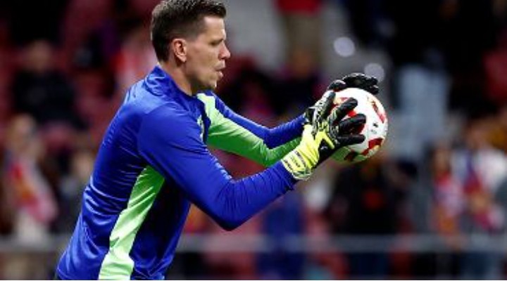 A więc jednak! Deco wybrał następcę Szczęsnego w FC Barcelonie