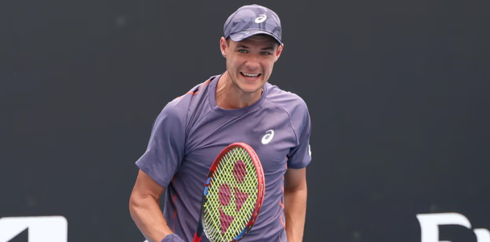 Kamil Majchrzak jest niemożliwy! Co za wynik finału! I to z byłym mistrzem US Open