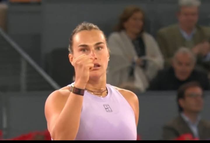 Była 22:22, gdy Sabalenka zmarnowała piłkę meczową. Potem stało się to